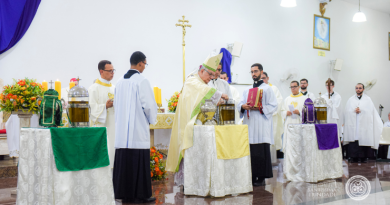 “Missa dos Santos Óleos na Arquidiocese de Niterói com presença dos bispos e fiéis”