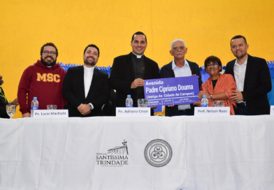 Festa da Santíssima Trindade 2026 é marcada por homenagem histórica ao Padre Cipriano Douma em São Gonçalo