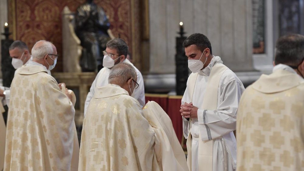 Missa com ordenações sacerdotais na Basílica de São Pedro12