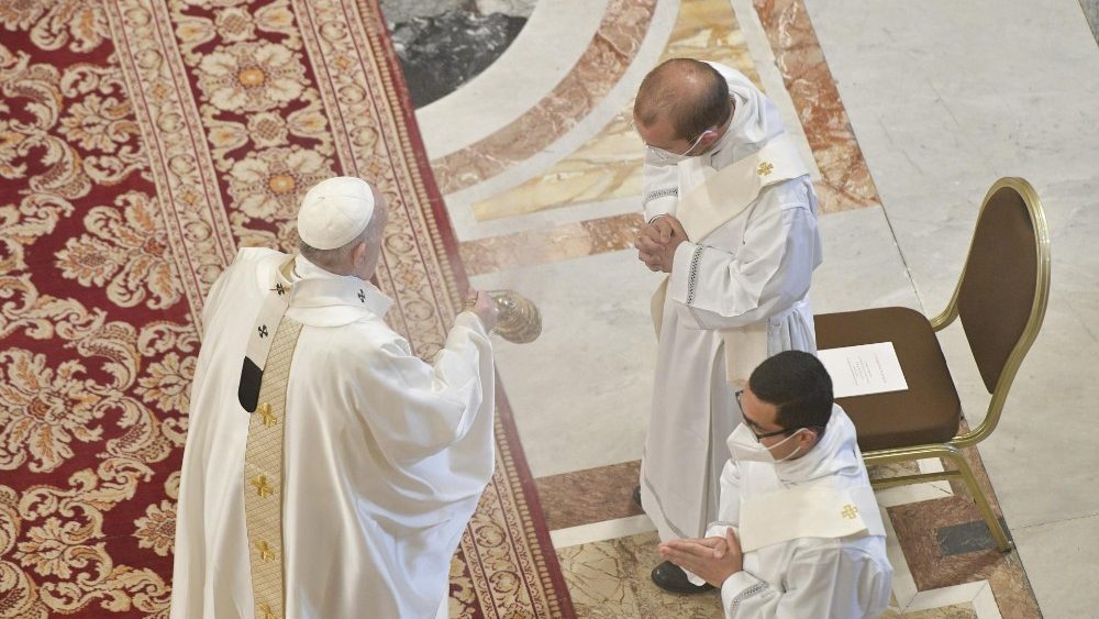 Missa com ordenações sacerdotais na Basílica de São Pedro3