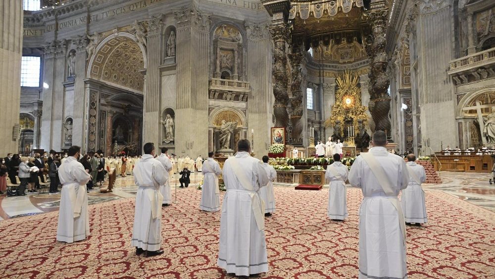 Missa com ordenações sacerdotais na Basílica de São Pedro8