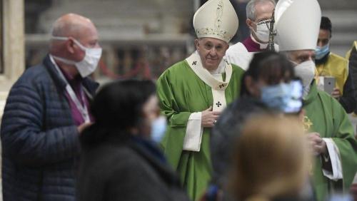 Francisco na missa especial dedicada aos pobres